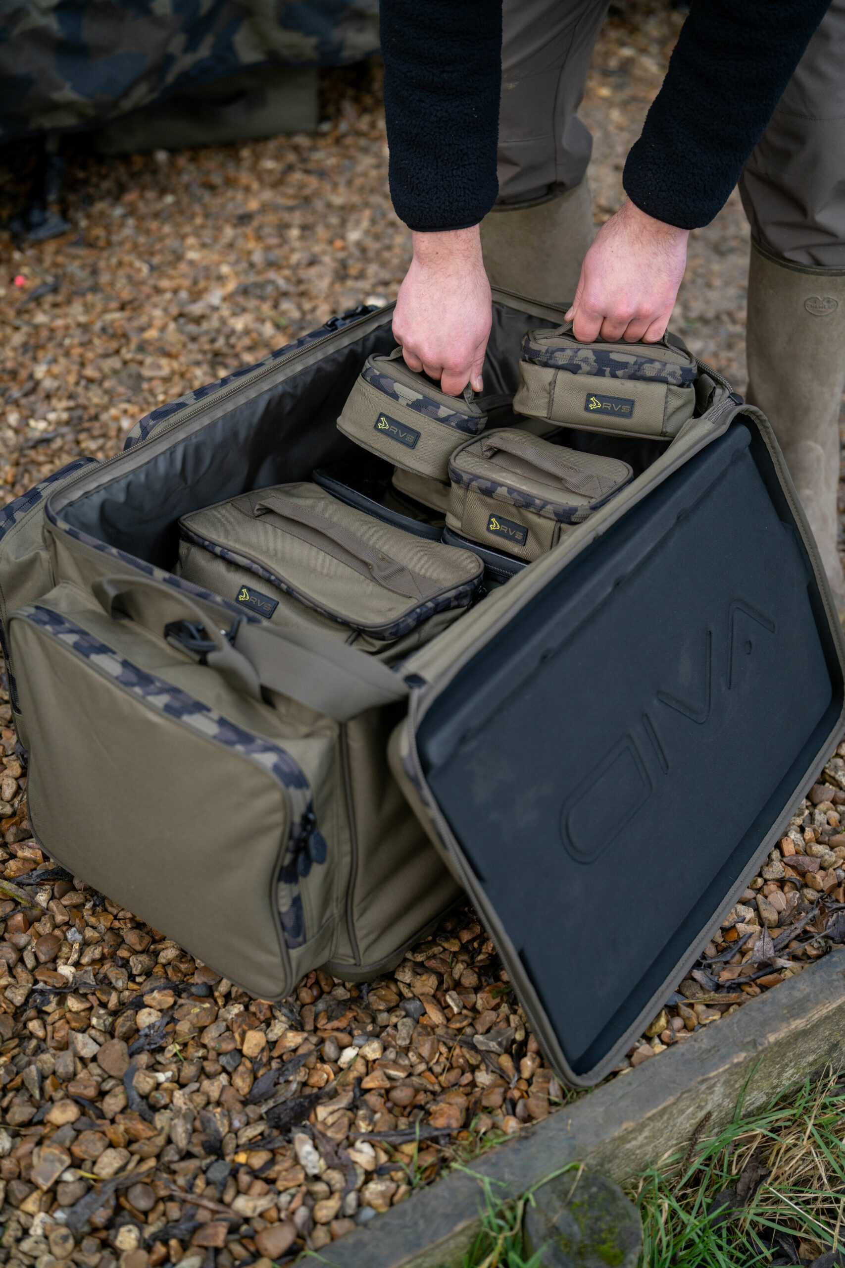 Avid RVS Deluxe Hard-Top Carryall – XL – Obrázok 3