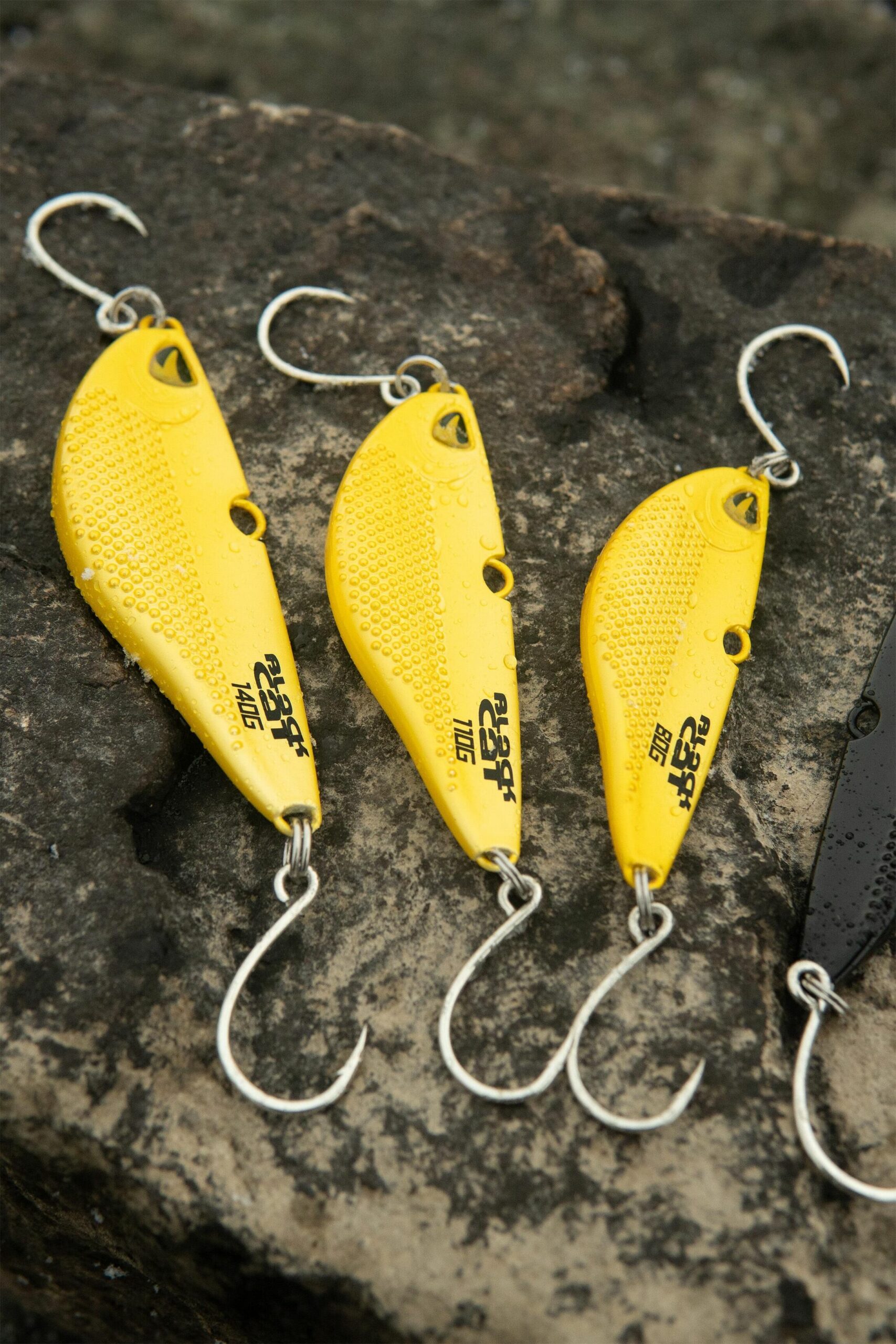 Black Cat Heavy Vibe V Lure 80g Yellow – Obrázok 2